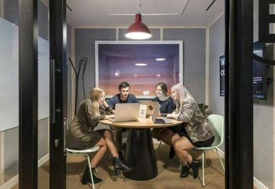 Serviced office centres to rent in Toronto