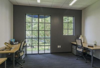 Office accomodations in central Palm Beach Gardens