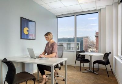 Office suite to let in Royal Oak