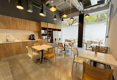 Gral. Juan Cano No. 87, San Miguel Chapultepec II Sección office spaces