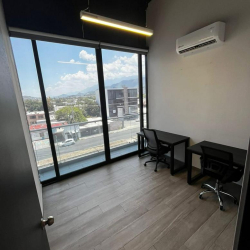 Serviced office centre to let in Monterrey