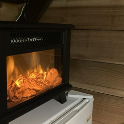 Exterior image of 7419 Ebbert Drive Southeast