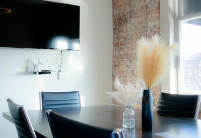 Executive suite to lease in La Grange