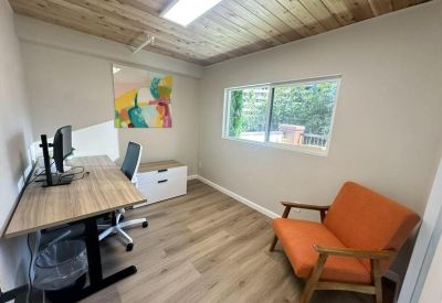 Offices at 438 Hobron Ln , PH 1