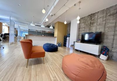 Serviced office centres in central Toronto