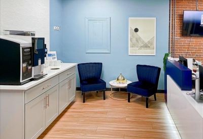 Exterior view of 1037-1045 Elm Street, 2nd, 3rd, 5th & 6th Floors