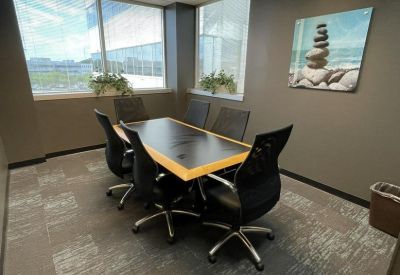 Executive office centres in central Garden City