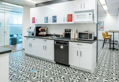 Exterior image of 180 Dundas Street West, 25th Floor