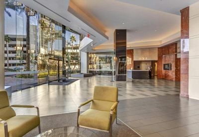 Exterior image of 3101-3111 North Central Avenue, Central Plaza