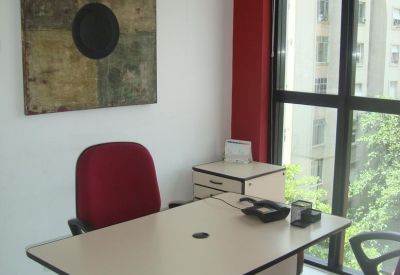 Offices at 38, Rua Dois de Dezembro, sala 602