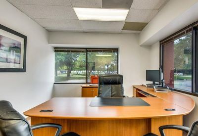 Executive office centre to let in Irving