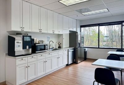 710 Lakeway Drive, Suite 200 office accomodations