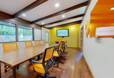 Exterior image of 879 Park Avenue West