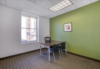 Office suite to rent in Savannah