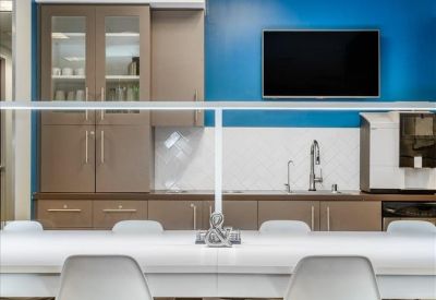 Executive office centre to let in Oakland