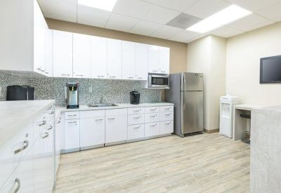 Office suites to let in Irvine