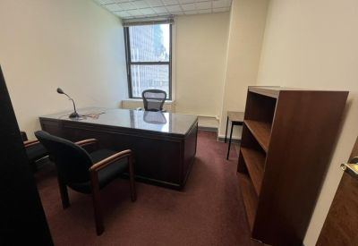 Exterior view of 225 Broadway, Suite 1606