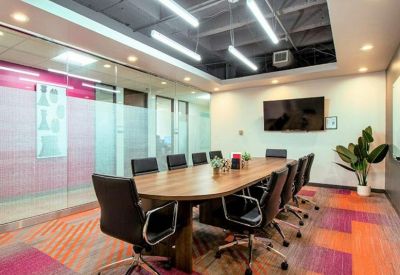 Office suites in central Farmers Branch (TX)