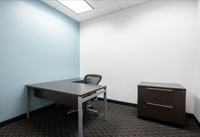 Office suite to let in Raleigh