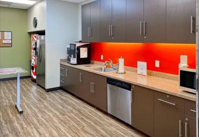 Serviced office to let in Winston Salem