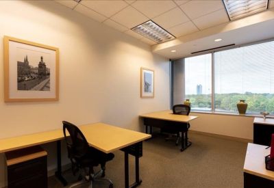 Office accomodations in central Oak Brook