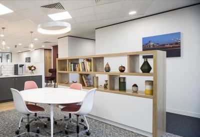 Serviced office centres to lease in Santiago