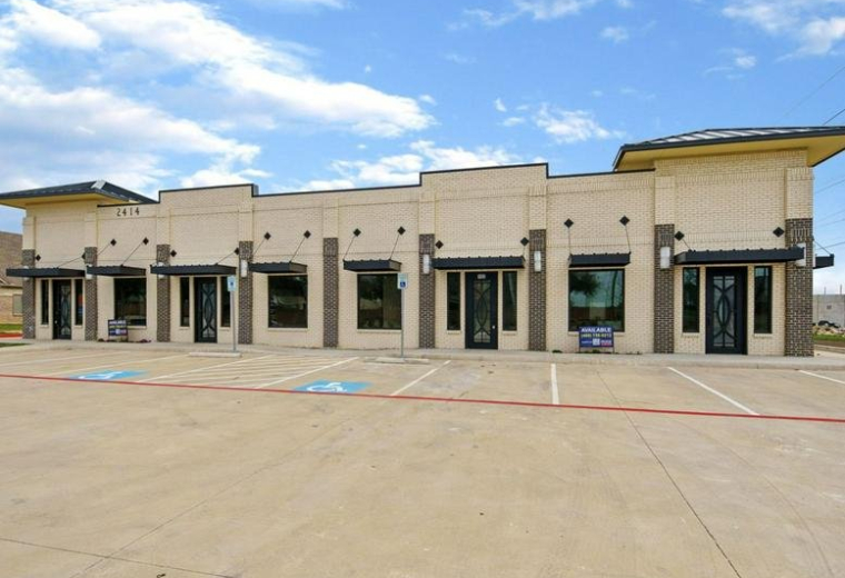 2414 Marsh Lane, Carrollton, Texas