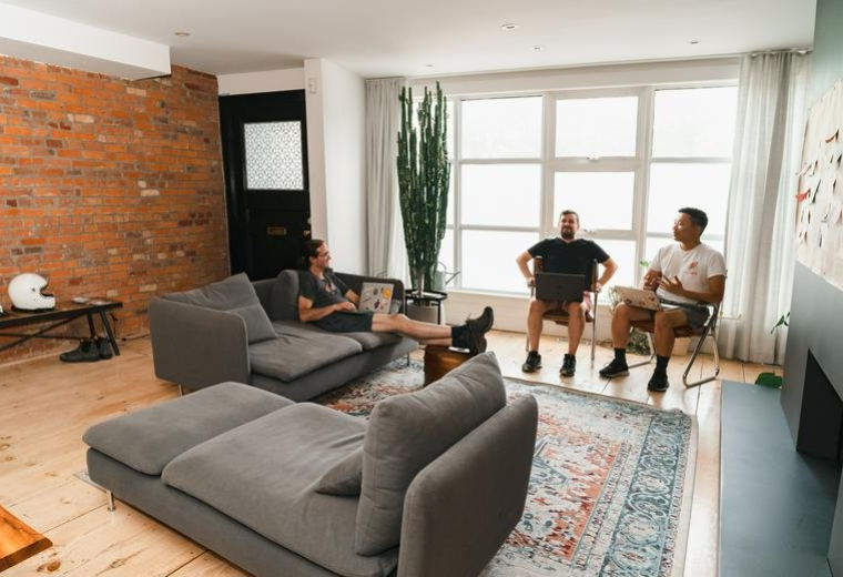 Exterior image of 2567 Dundas St W