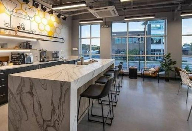 Serviced office to let in Holly Springs