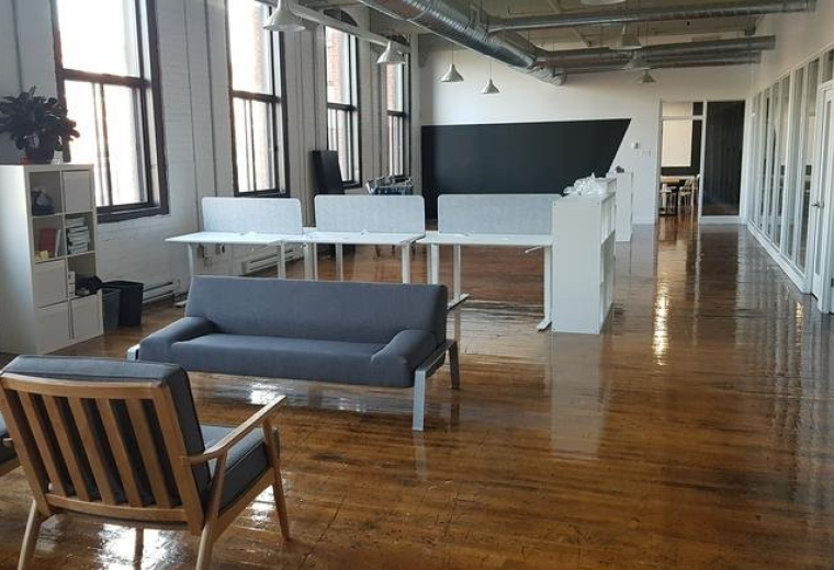 Offices at 4020 Rue Saint-Ambroise No.495, Montréal, QC H4C 2C7