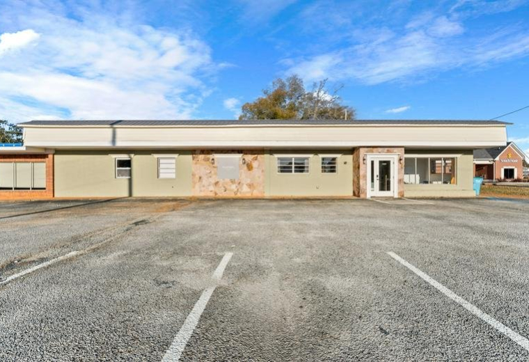 42 Georgia Avenue, Commerce