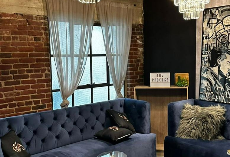 7046 Hollywood Boulevard, Los Angeles, California