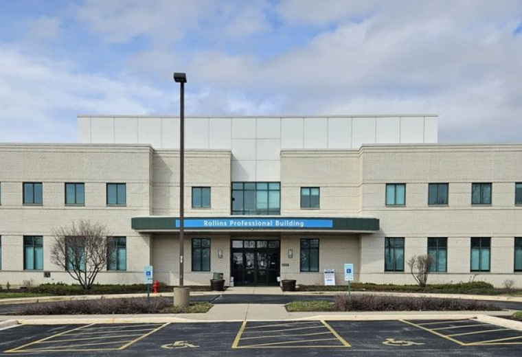 Rollins Professional Building, 2 East Rollins Road, Round Lake Beach, Illinois