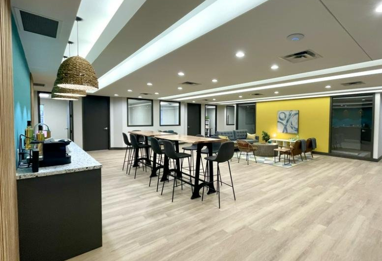 132 Trafalgar Road, Oakville, Ontario