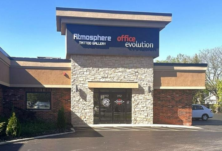 Office suite to rent in Roselle