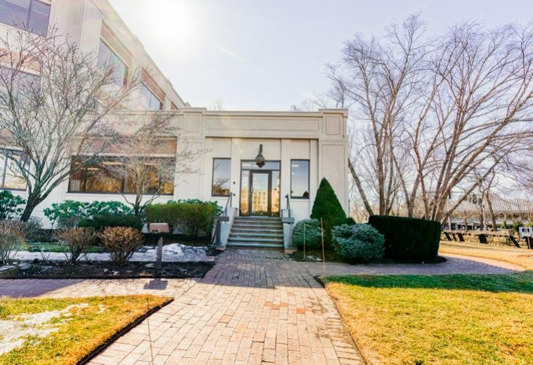 1700 East Putnam Avenue, Suite 208, Greenwich