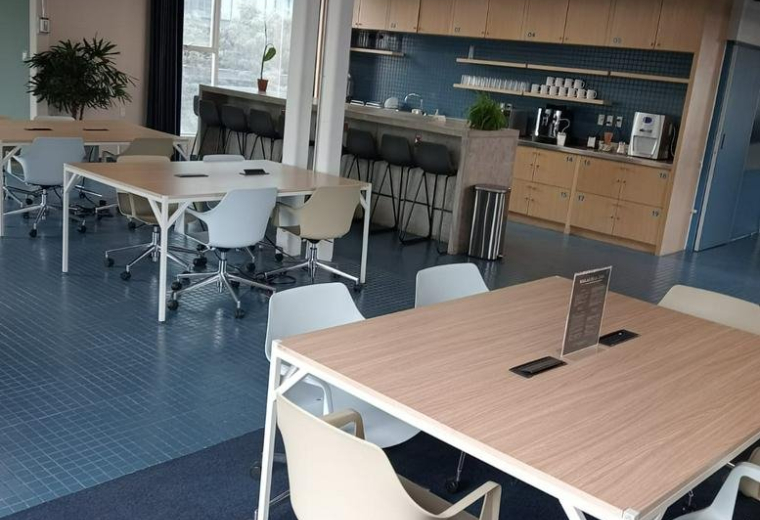 Offices at 174, Liverpool, Juárez