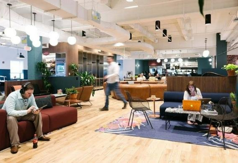 Exterior image of 450 Park Avenue South