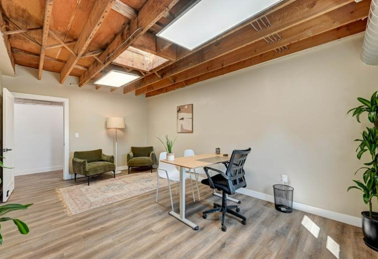 Exterior image of 511 s las vegas blvd