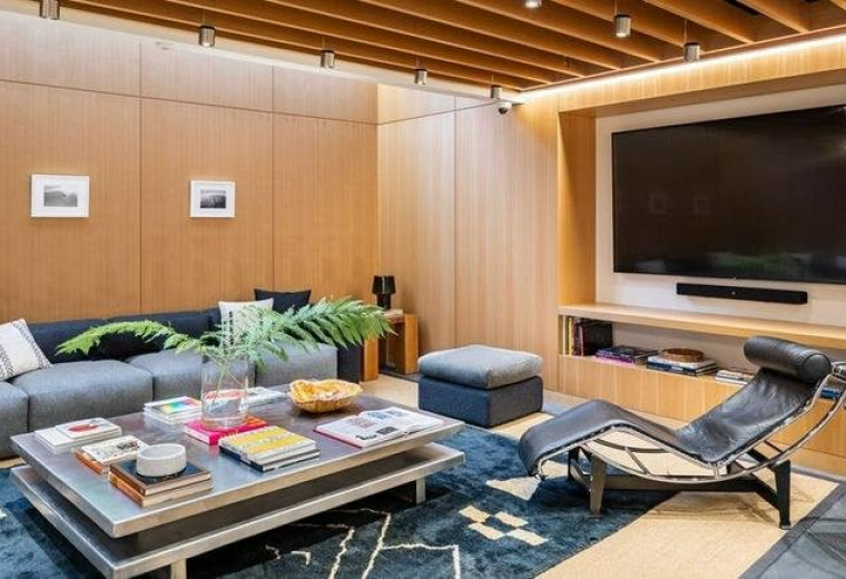 Interior of 525 Broadway