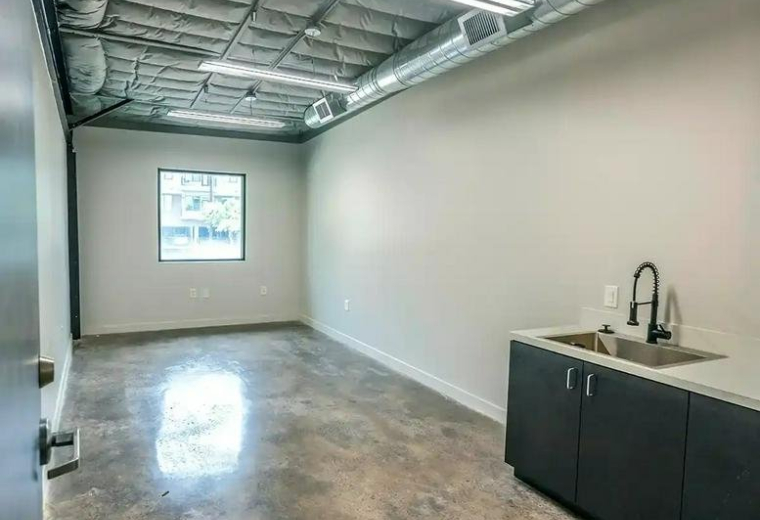 629 West 19th Street, Floor 2, Heights Common, Houston, Texas