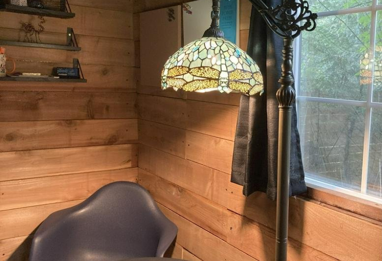 Offices at 7419 Ebbert Drive Southeast