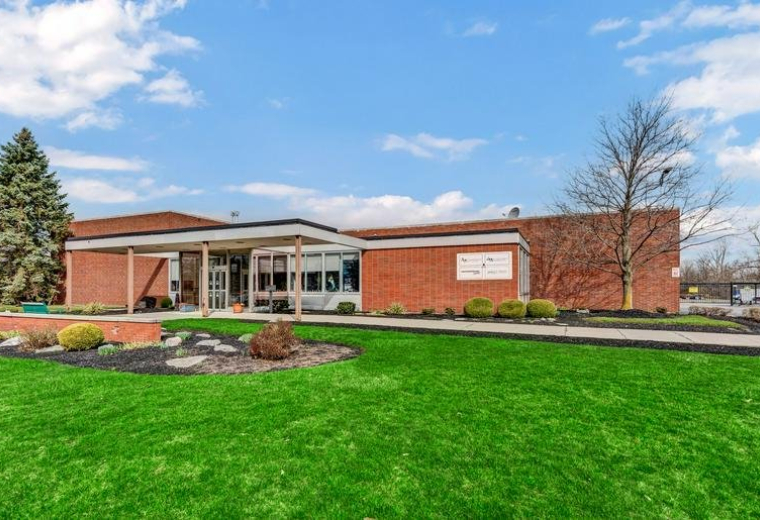 9580, Main Street, Clarence