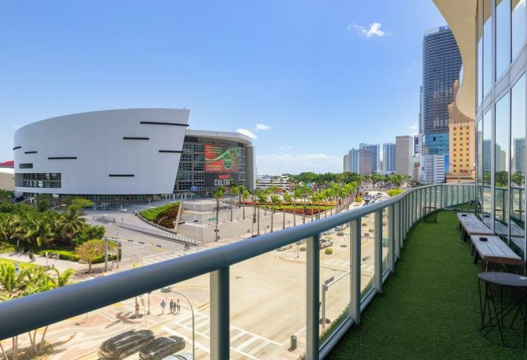 Exterior image of 888 Biscayne Boulevard, Suite 505