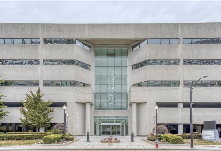 Hicksville serviced office