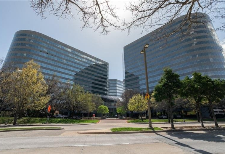 Offices at 15305 Dallas Parkway, The Colonnade