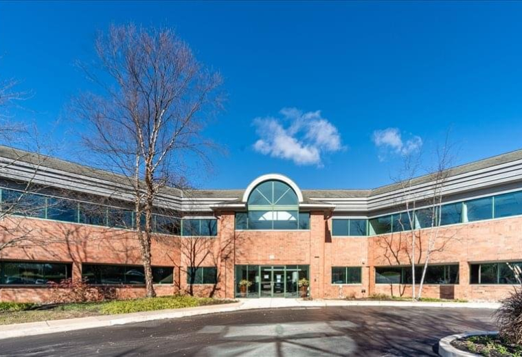 Office suite to rent in Newtown