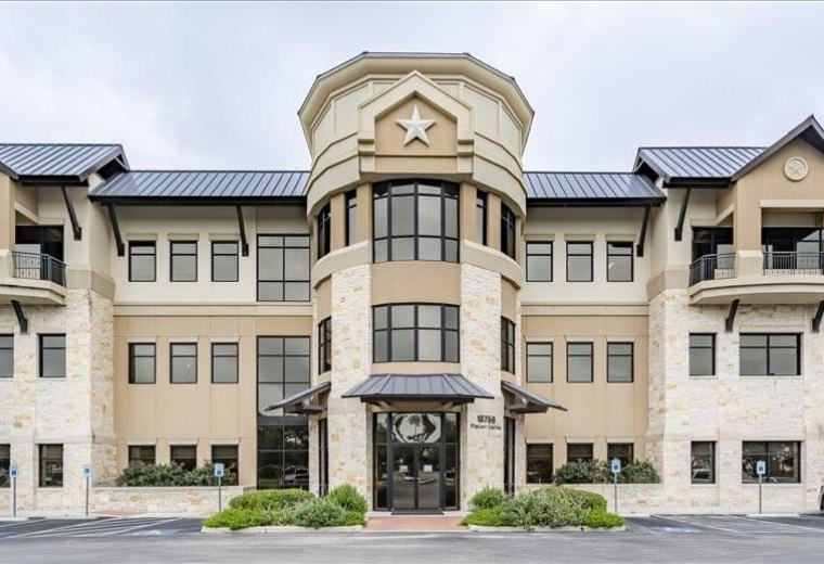 Offices at 18756 Stone Oak Parkway, Suite 200