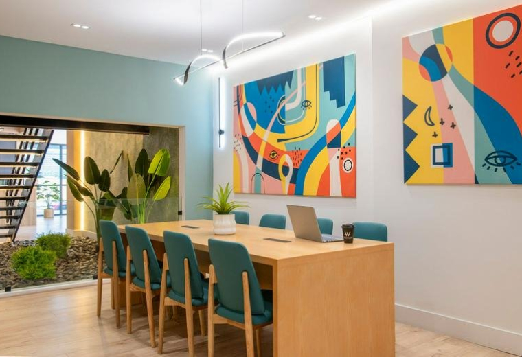 W Executive Suites, 21515 Vanowen Ave, Woodland Hills, USA