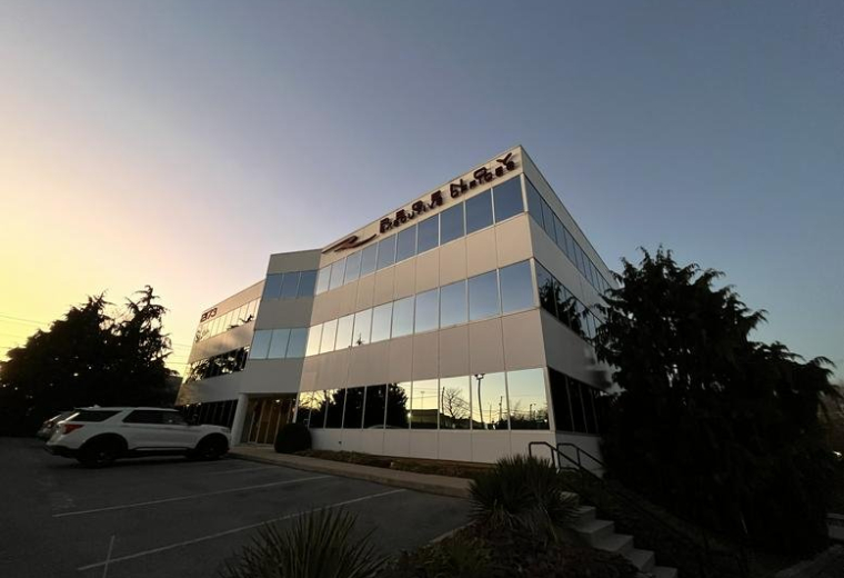 2173 Embassy Drive, Lancaster, Pennsylvania, USA